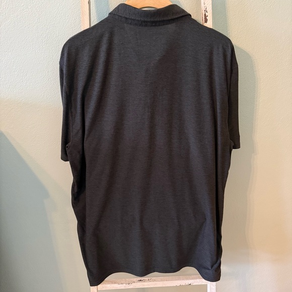 Vuori Strato Tech Polo Shirt Mens XL Gray Performance Stretch Short Sleeve - Picture 2 of 9